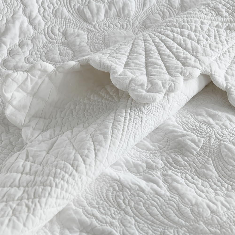 3-Piece Cotton Quilt Set – Reversible Embossed Floral, White, King