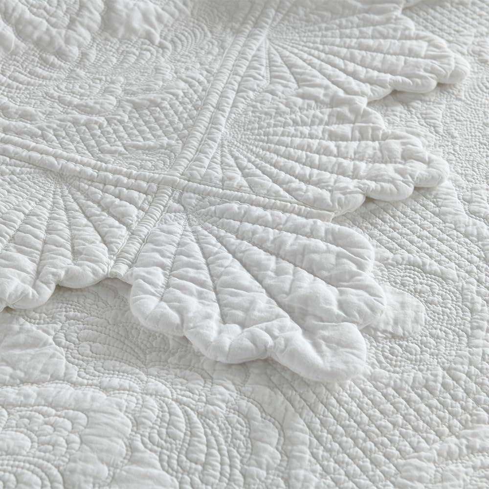 3-Piece Cotton Quilt Set – Reversible Embossed Floral, White, King